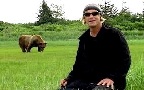 Лучшие документальные фильмы о животных для осведомленности о сохранении - 5. Grizzly Man (2005)